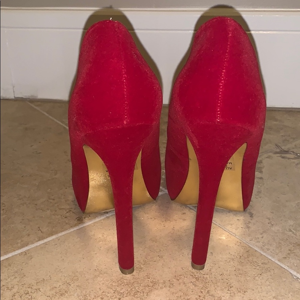 Red Heels - Picture 2 of 4